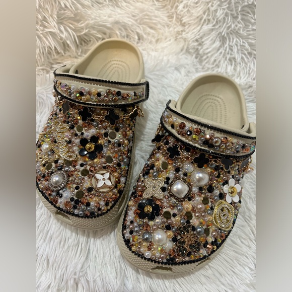 Crocs - Picture 2 of 6